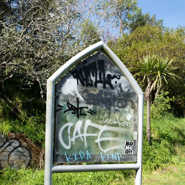 30.8.2020 Magazine Bay & Sumner — photograph 14 of 75