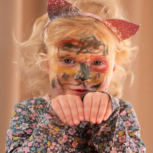 29.8.2020 Heidi Self Face Painting — photograph 19 of 20