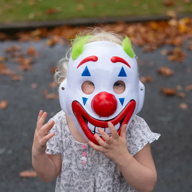 30.3.2020 Girls Wearing Masks — photograph 9 of 13