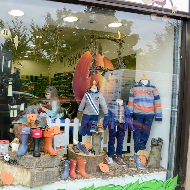 Stockbridge Scenes — photograph 22 of 25