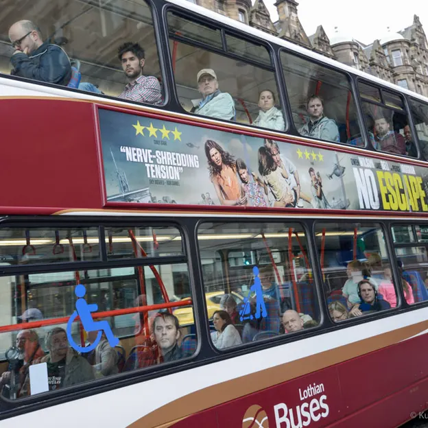 On The Buses — photograph 11 of 22