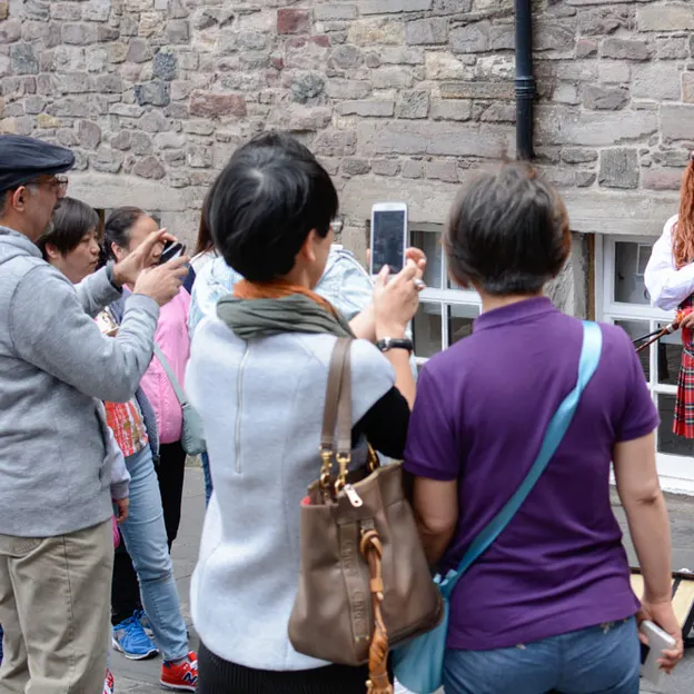 Tourists — photograph 12 of 28