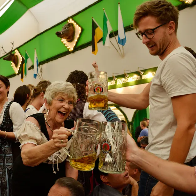 Oktoberfest 2012 — photograph 72 of 90