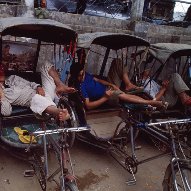2002 A Day In Burma Scans — photograph 11 of 14