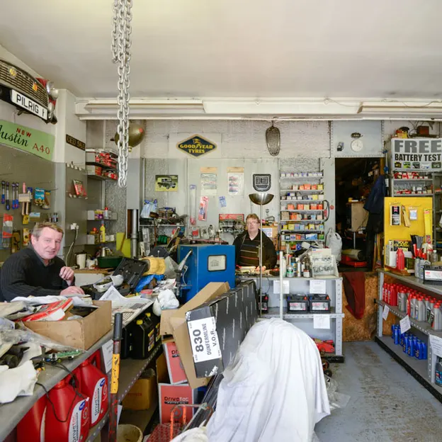Shopkeepers & Workers — photograph 13 of 15