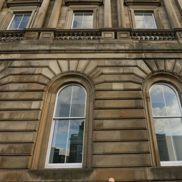 Classic Edinburgh — photograph 14 of 36