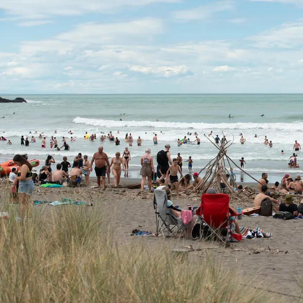 12.1.2020 Hot Day At The Beach — photograph 10 of 28