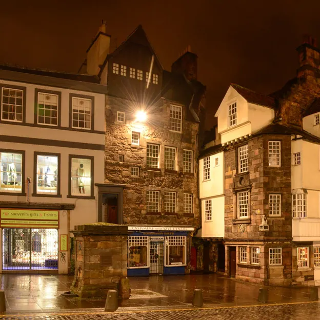 Last night in Edinburgh — photograph 12 of 16