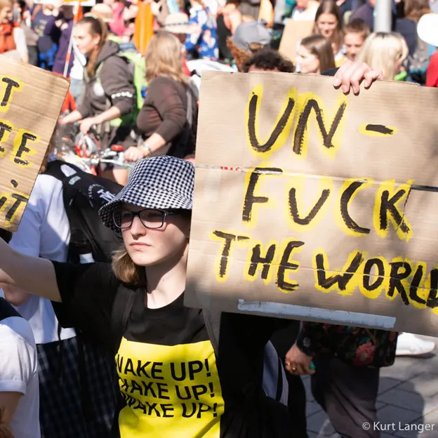 Strike for Climate Christchurch 27.09.2019 — photograph 20 of 83