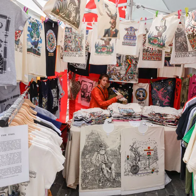 Stallholders — photograph 19 of 24