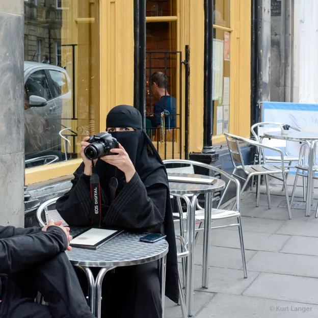 Photographers — photograph 27 of 30