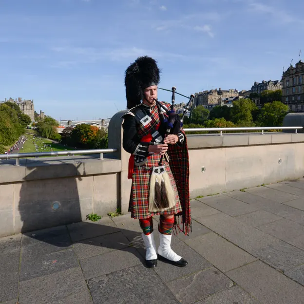Classic Edinburgh — photograph 21 of 36