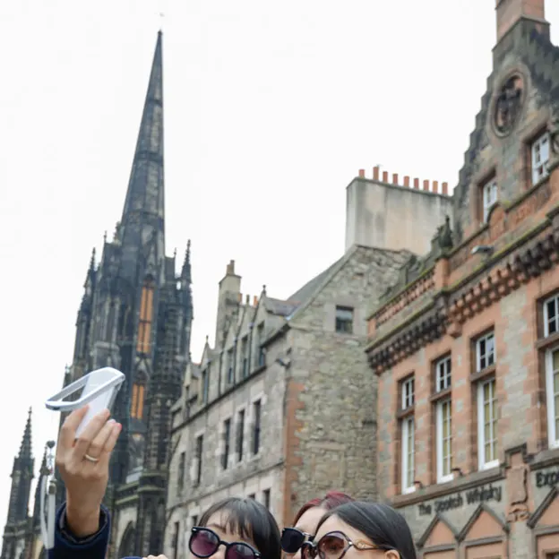 Selfies — photograph 13 of 15
