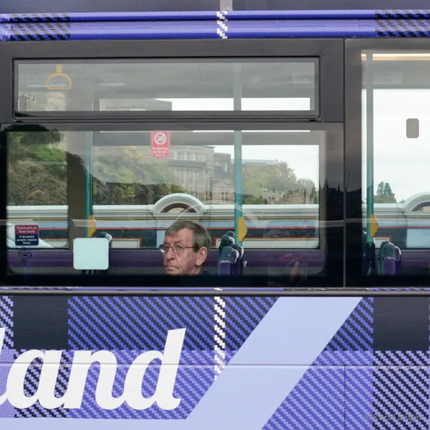 On The Buses — photograph 16 of 22