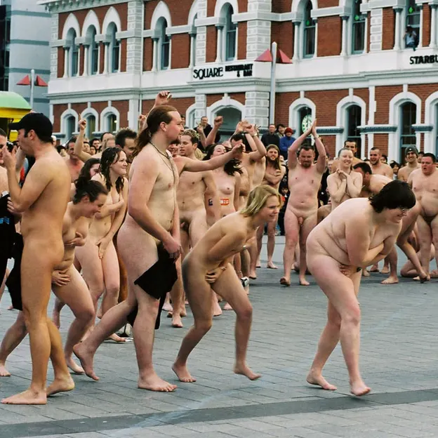 Nude — photograph 14 of 26