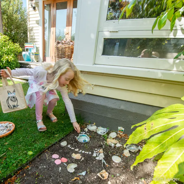 13.4.2020 Easter Hunt — photograph 15 of 32