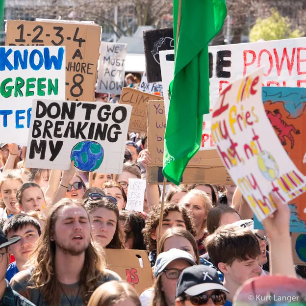 Strike for Climate Christchurch 27.09.2019 — photograph 61 of 83