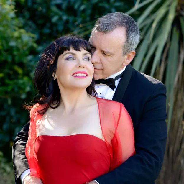 Denise & Rob Engagement Portrait — photograph 12 of 26