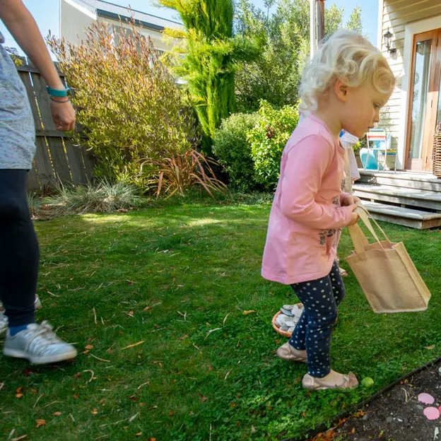13.4.2020 Easter Hunt — photograph 17 of 32