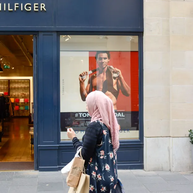 Down Fashion Lane — photograph 15 of 20
