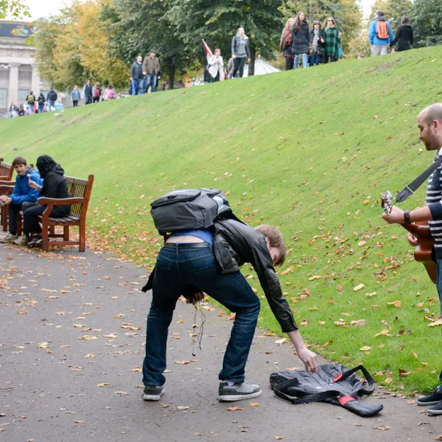 Buskers — photograph 27 of 33