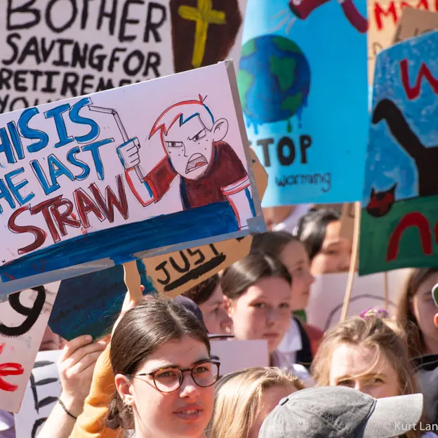 Strike for Climate Christchurch 27.09.2019 — photograph 66 of 83