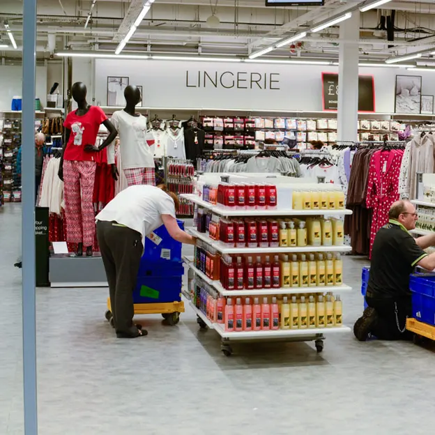 Livingston Outlet Mall — photograph 23 of 28