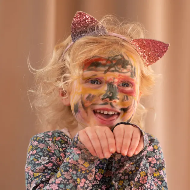 29.8.2020 Heidi Self Face Painting — photograph 14 of 20