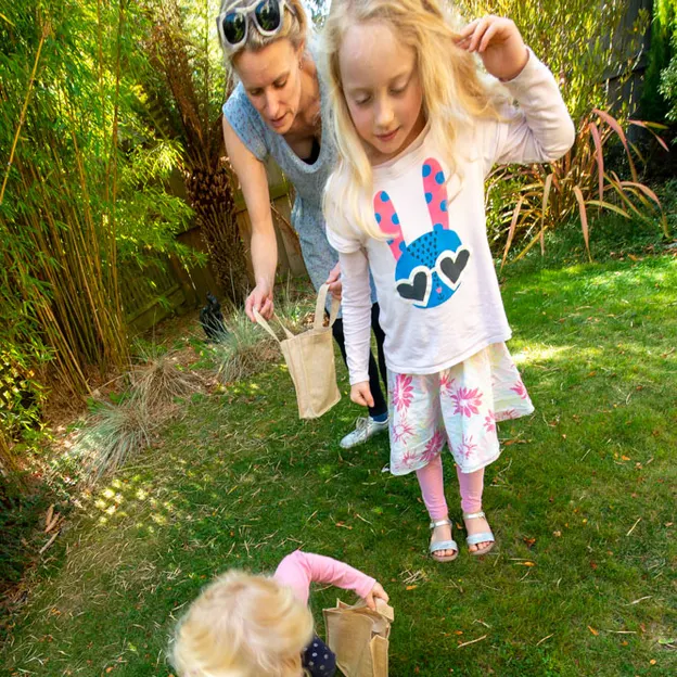13.4.2020 Easter Hunt — photograph 11 of 32