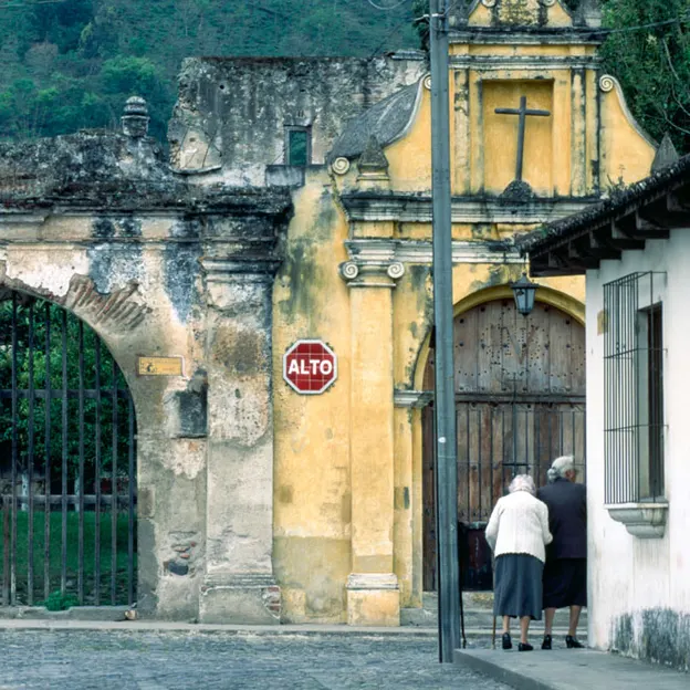 2002 Guatemala Scans — photograph 16 of 22